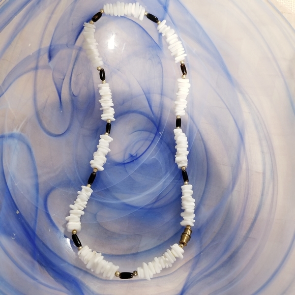 Puka Shell Choker - Picture 7 of 8